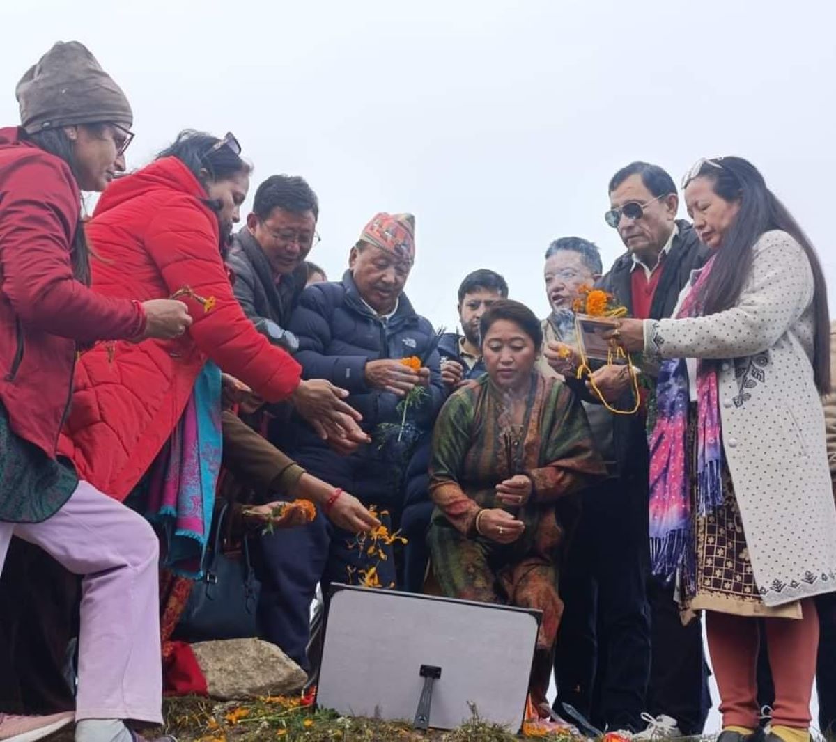 पाथीभरा केबलकारको शिलान्यास, १५ महिनाभित्र बनिसक्ने, ढुंगा हानाहान हुँदा  ६ जना घाइते